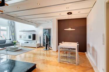 高級賃貸住宅: とても美しいインテリア メゾネット・マンション（複数階にわたるマンション） 場所： Neuhausen