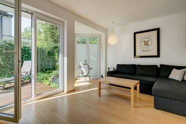 とても美しくしつらえられた セミ・デタッチド・ハウス（一戸建てを二つに分けた家屋） 場所： Obermenzing