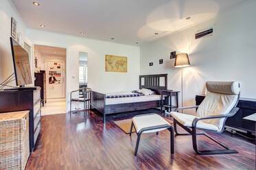 美しくしつらえられた マンション 場所： Schwabing