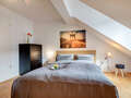 アティック・フラット（屋根裏） München Schwabing-Nord (zw. Belgrad- & Leopoldstraße) 02 寝室 10759