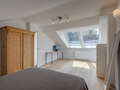 アティック・フラット（屋根裏） Feldafing Tutzing 03 寝室 11697