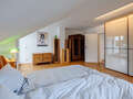 セミ・デタッチド・ハウス（一戸建てを二つに分けた家屋） München Harlaching 02 1. 寝室 11748