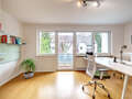 "タウン・ハウス/ローハウスのミドルハウス（外壁を共有した家の並びの両角以外のハウス） " Baldham Vaterstetten 02 仕事部屋 12473