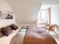 アティック・フラット（屋根裏） München Nymphenburg 01 1. 寝室 12497