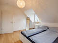アティック・フラット（屋根裏） München Lerchenau 03 寝室 12556