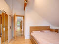 アティック・フラット（屋根裏） München Waldperlach 02 2.　寝室 14432