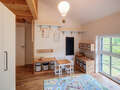 セミ・デタッチド・ハウス（一戸建てを二つに分けた家屋） Wörthsee 03 子供部屋 14865