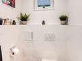 セミ・デタッチド・ハウス（一戸建てを二つに分けた家屋） München Waldtrudering 01 ゲスト用 WC 14888