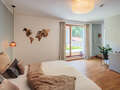 セミ・デタッチド・ハウス（一戸建てを二つに分けた家屋） Inning am Ammersee 02 1. 寝室 14905