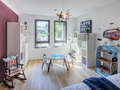セミ・デタッチド・ハウス（一戸建てを二つに分けた家屋） Herrsching am Ammersee 01 1つめの子供部屋 14978