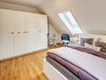 アティック・フラット（屋根裏） München Untermenzing 02 寝室 14986
