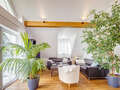 アティック・フラット（屋根裏） München Untermenzing 03 リビングルーム 14986