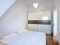 アティック・フラット（屋根裏） München Neuhausen 02 寝室 7084