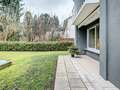 セミ・デタッチド・ハウス（一戸建てを二つに分けた家屋） München Solln 03 庭 8480