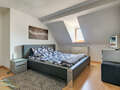 アティック・フラット（屋根裏） München Haidhausen 01 寝室 9579