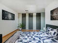 アティック・フラット（屋根裏） München Haidhausen 03 寝室 9579