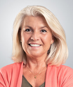 Dr. コルネリア・ コロナキス