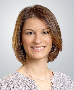 イヴァ・ マヤノヴ イヴァ・ マヤノヴ